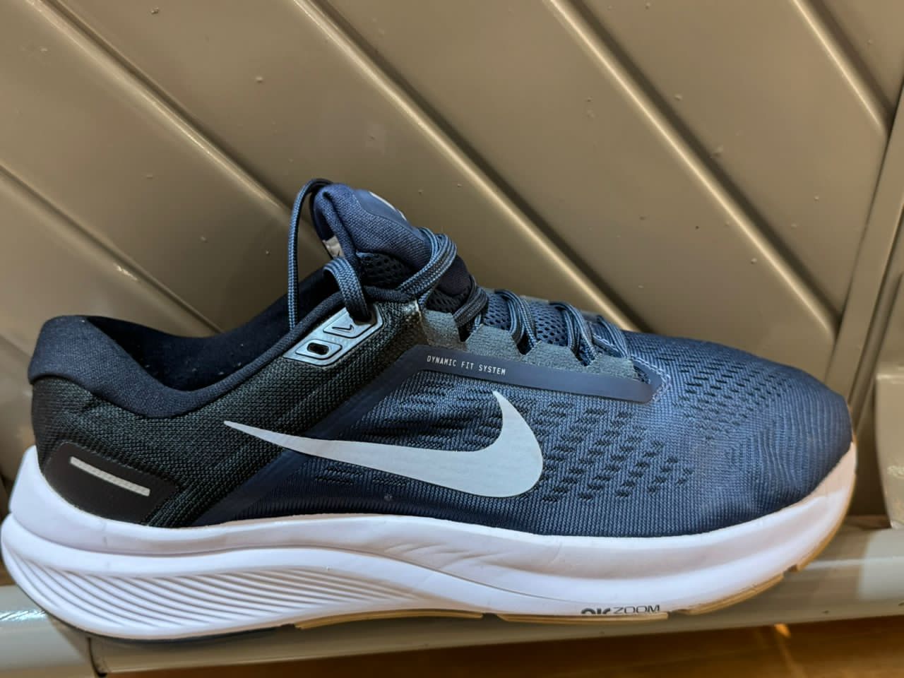 Nike zoom structure 24