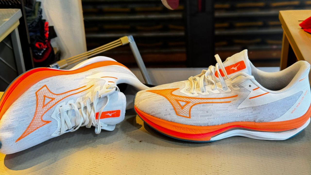 Mizuno Wave Rebellion Sonic