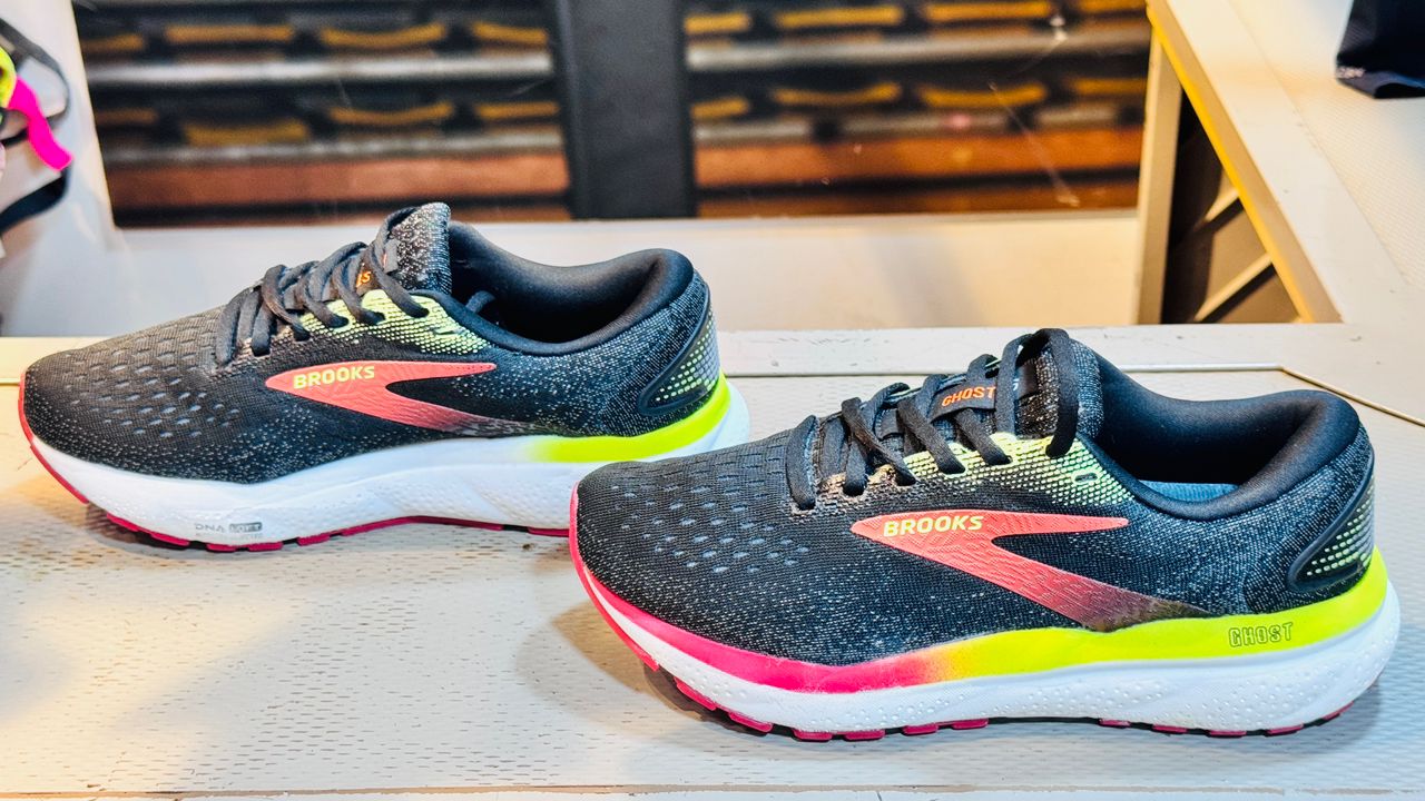 Brooks Ghost16