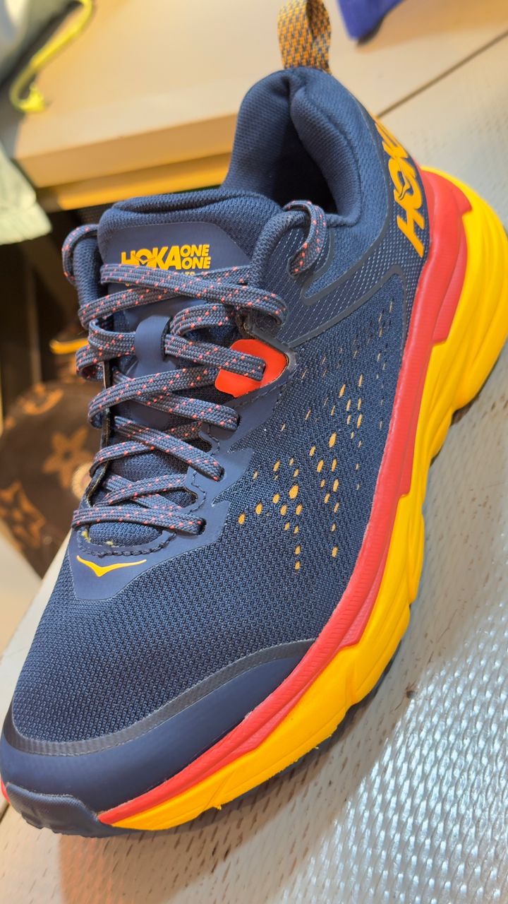 Hoka Challenger ATR6