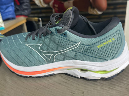 Mizuno wave inspire 18