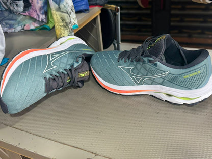 Mizuno wave inspire 18
