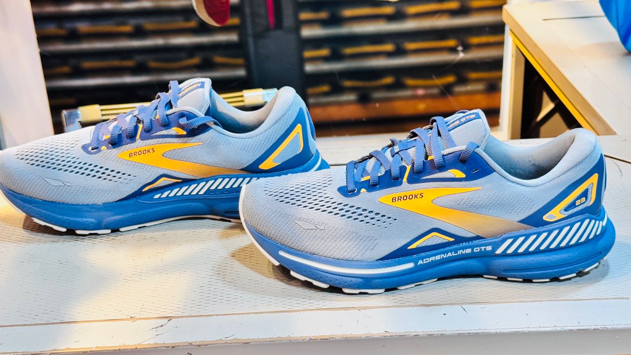 Brooks Adrenaline GTS23