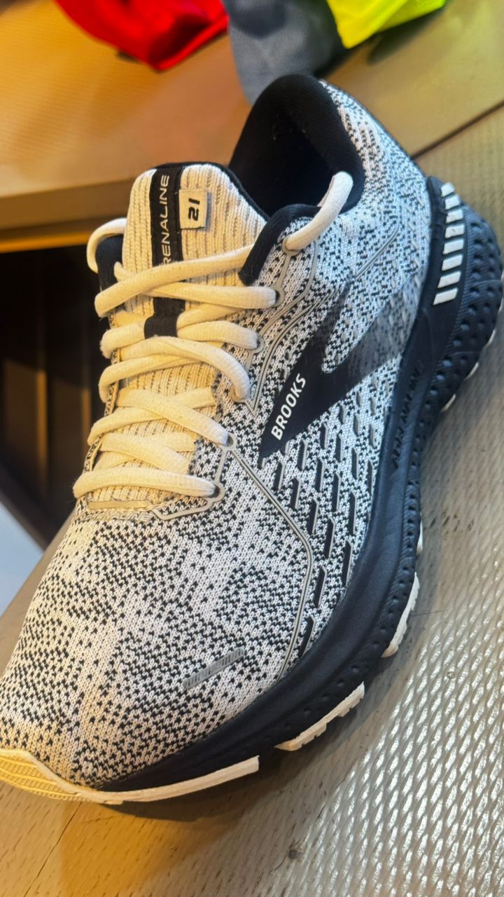Brooks Adrenaline21
